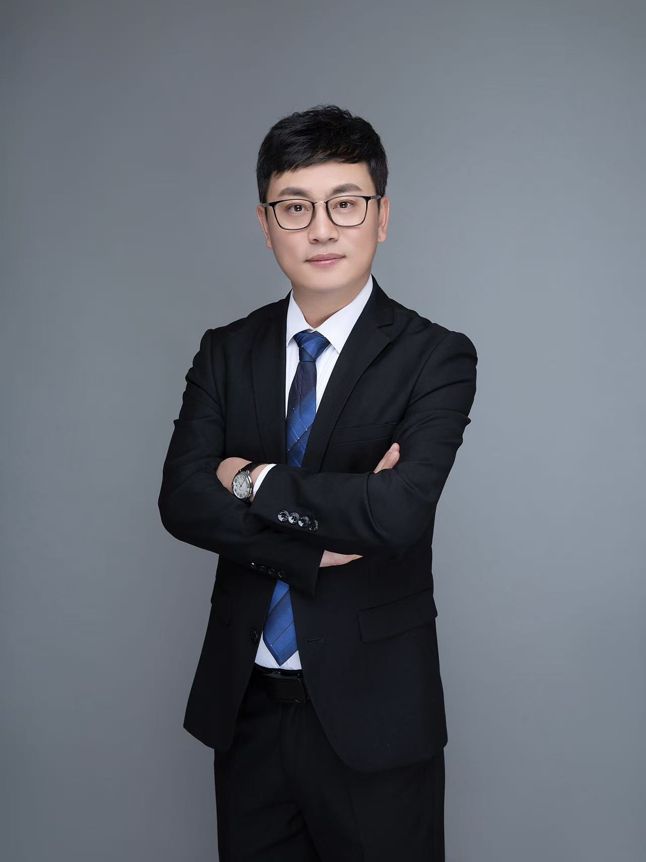 石凤龙 人物介绍